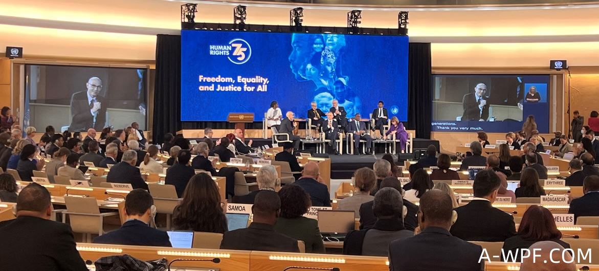 人权高专蒂尔克在纪念活动上发言。